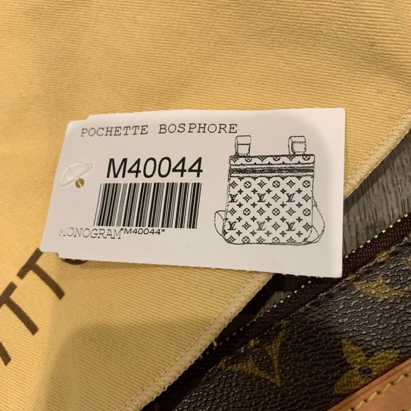 Louis Vuitton Crossbody - Picture 6 of 16